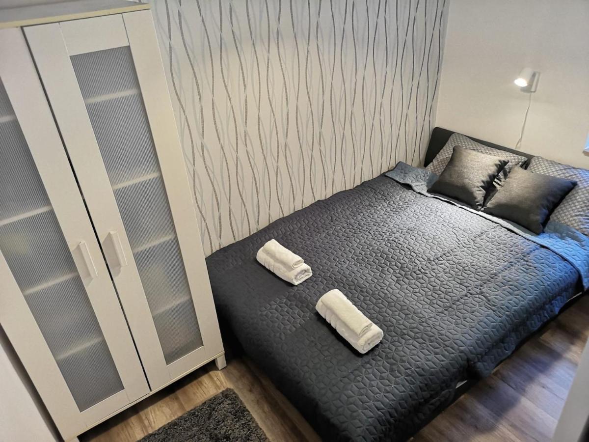 Central Home Apartment In The City Center Эгер Экстерьер фото