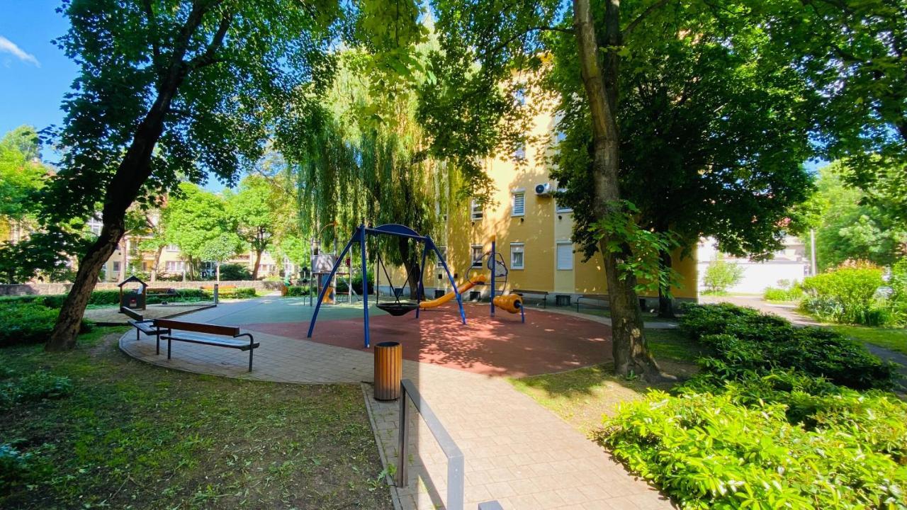 Central Home Apartment In The City Center Эгер Экстерьер фото